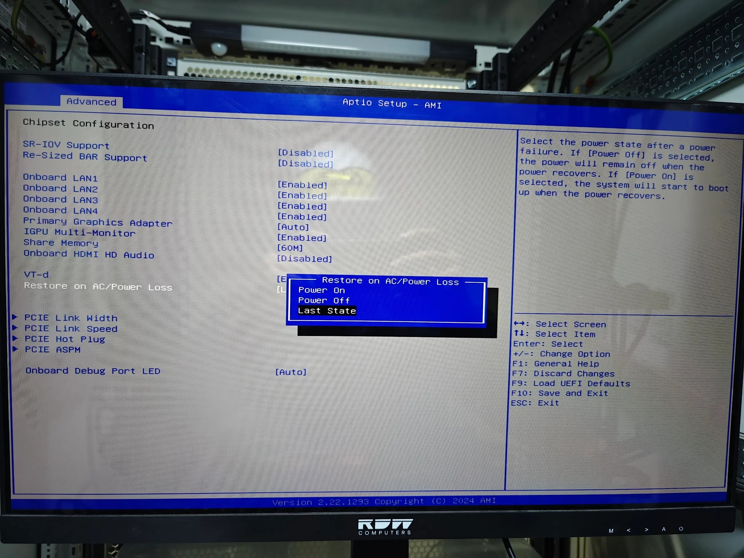 Параметр Restore on AC/Power Loss в BIOS: вместо Last State выберите Power On